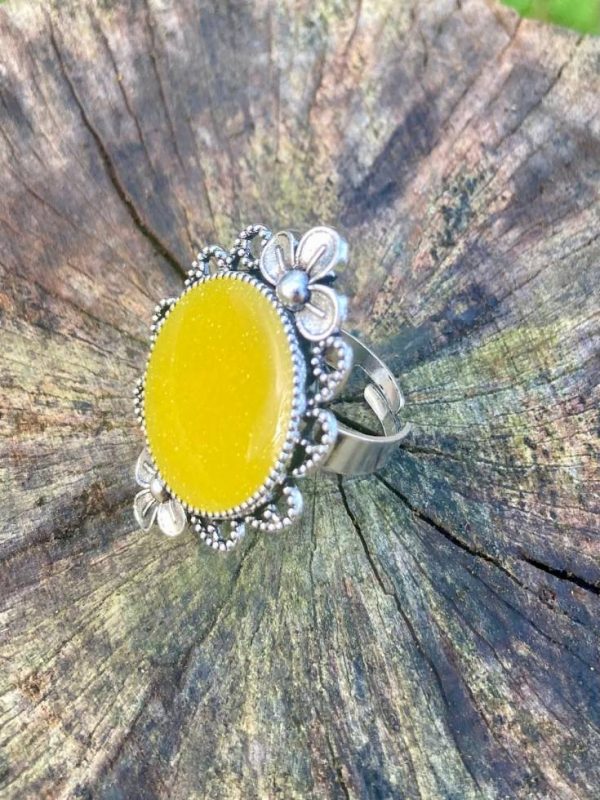 Yellow vintage style pendant and ring set. - Image 5