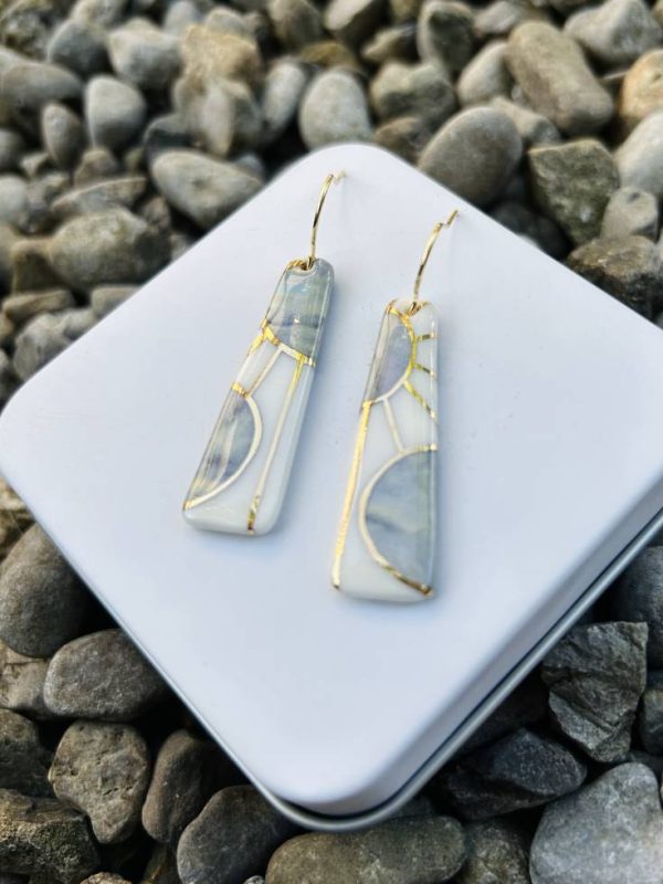 Dangle earrings
