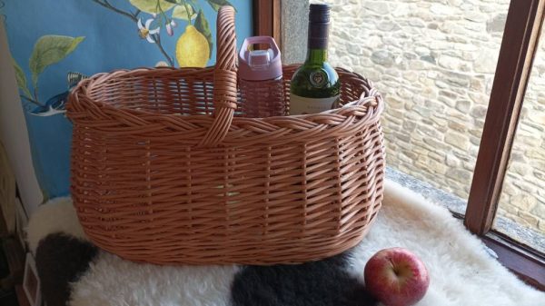 Medium size wicker basket, shopping basket,car basket - Image 3