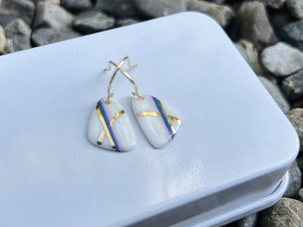 Dangle earrings