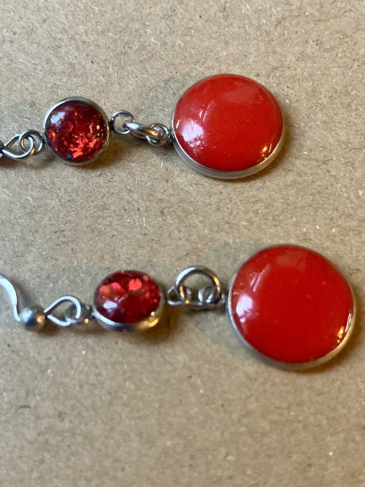 Red dangle earrings - Image 2