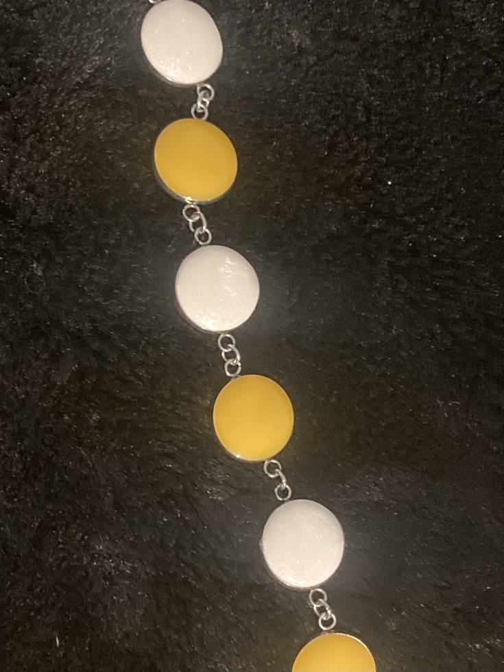 Retro style bracelet with a summery feel. - Image 4