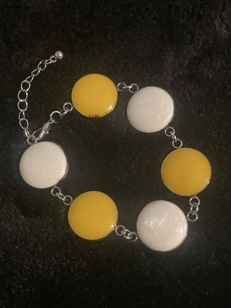 Retro style bracelet with a summery feel. - Image 3